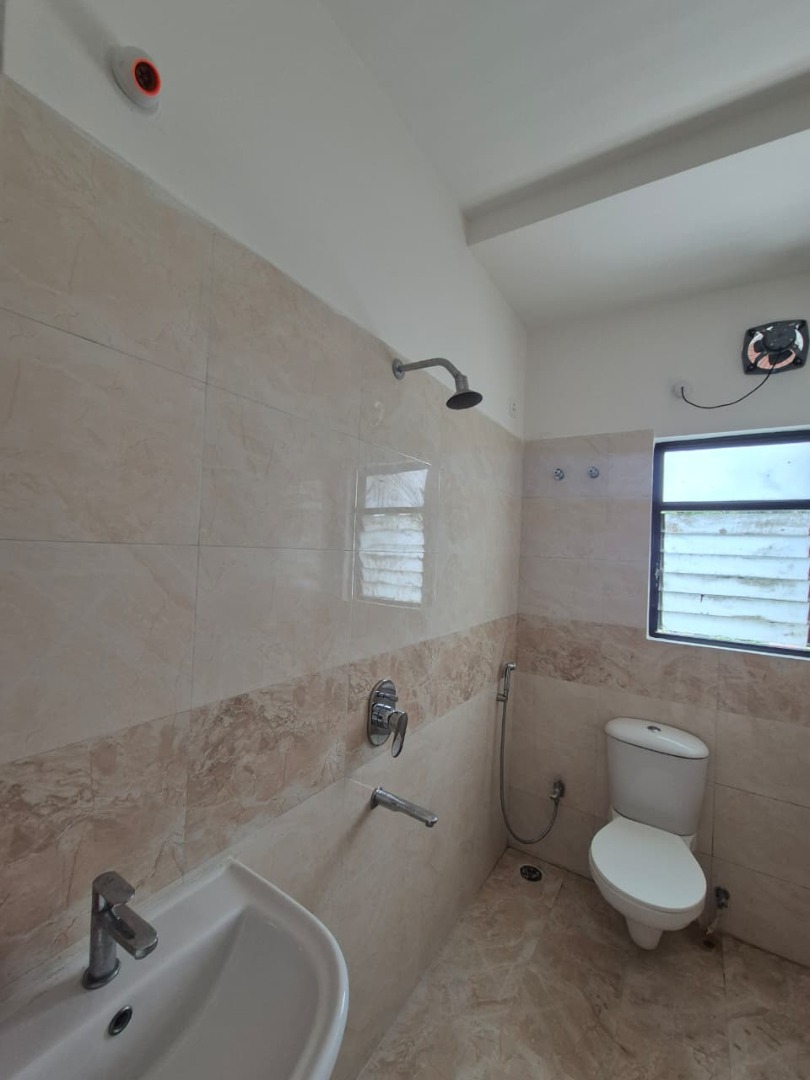 Semi Furnished 3bhk in Kahilipara, Guwahati, Assam, India for Rent